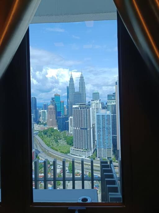شقة Cl 29A Insta Klcc View & Infinity Pool كوالالمبور المظهر الخارجي الصورة