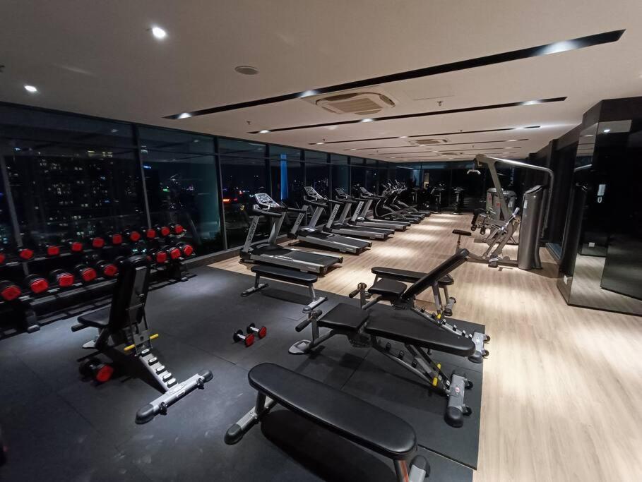 شقة Cl 29A Insta Klcc View & Infinity Pool كوالالمبور المظهر الخارجي الصورة