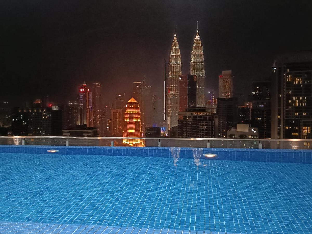 شقة Cl 29A Insta Klcc View & Infinity Pool كوالالمبور المظهر الخارجي الصورة