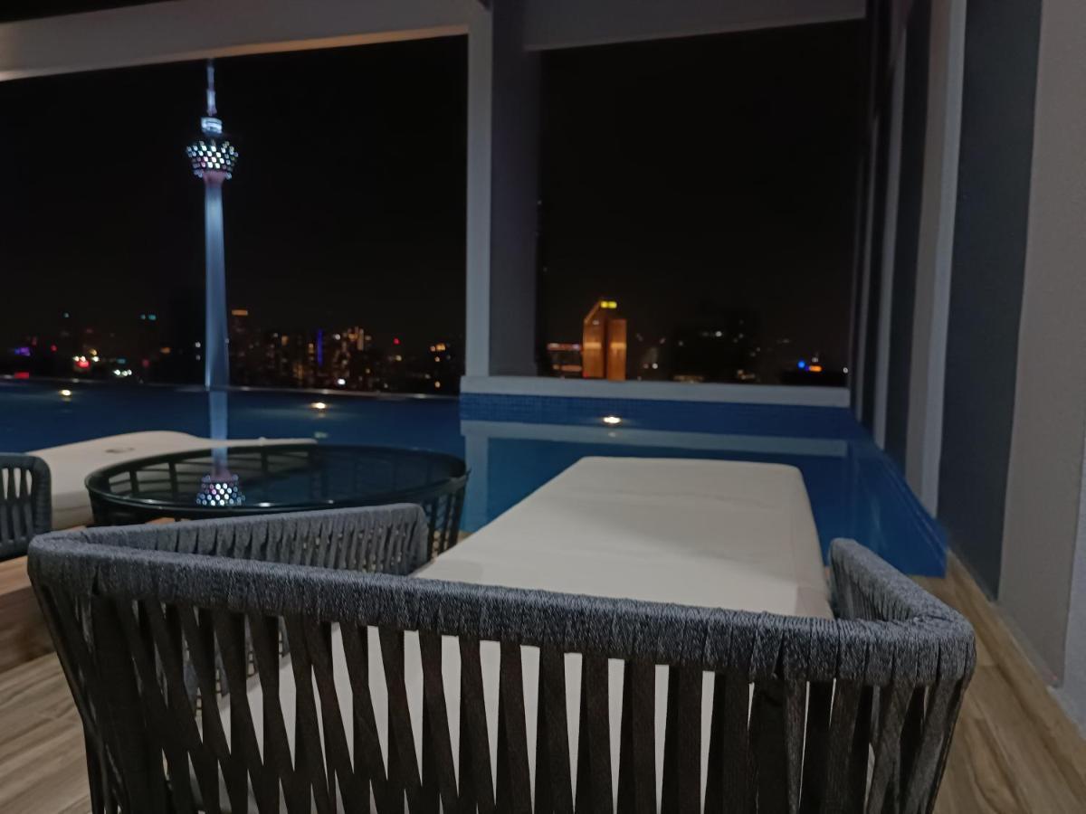 شقة Cl 29A Insta Klcc View & Infinity Pool كوالالمبور المظهر الخارجي الصورة